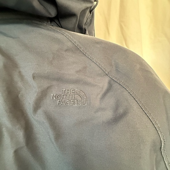 The North Face Goose Down Jacket Womens Medium Blue Puffer Insulated DryVent - Picture 11 of 11